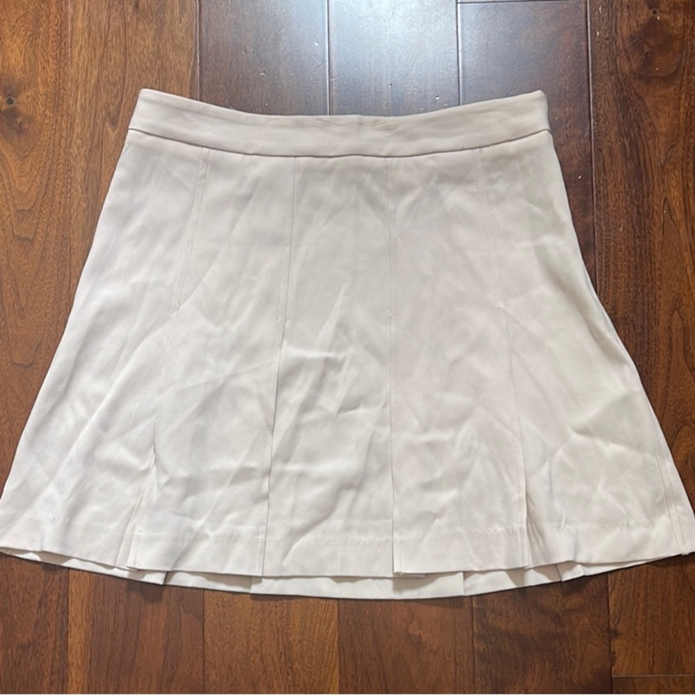 Aritzia Little Moon Miltonia Pleated Mini Skirt